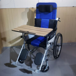 Bàn chuyên dụng cho xe lăn tay